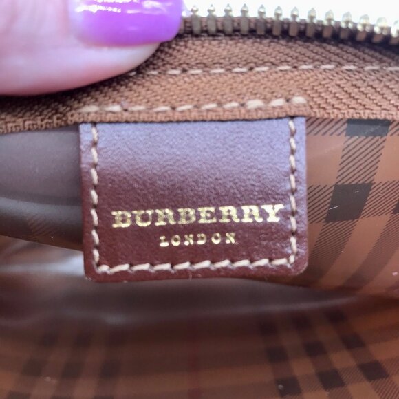 Burberry Brown Vinyl Nova Check Shoulder Bag - Picture 11 of 12